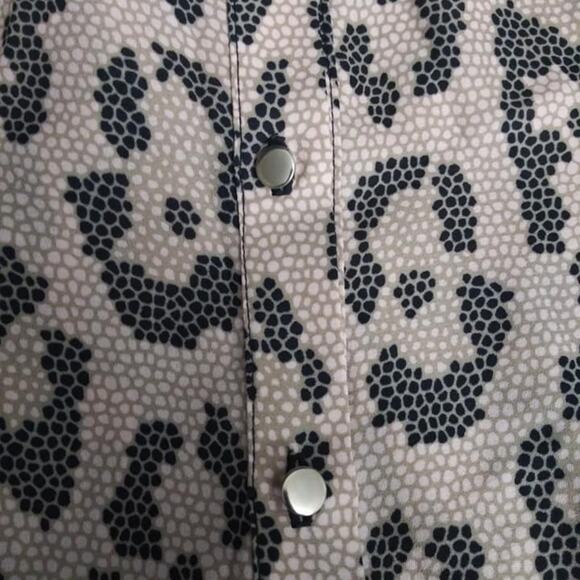 Single Los Angeles Tan & Black Abstract Animal Print Hi Low Blouse Sz Medium - Picture 4 of 8